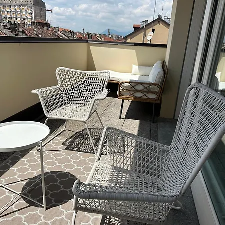 Attico Con Terrazzo Vista Citta 아파트 *